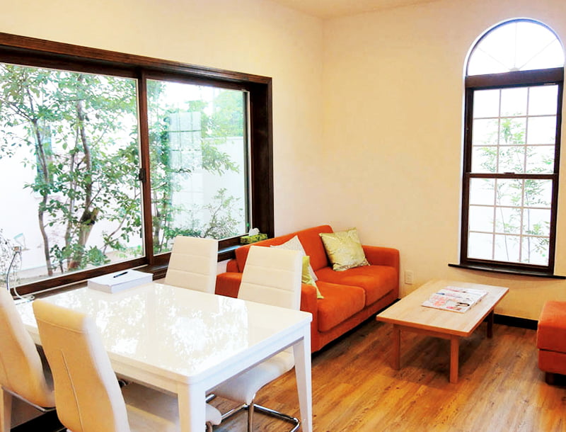 広々とした総合受付スペース